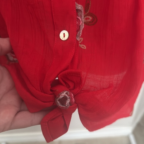 Avenue Red Embellished Buttoned Blouse with Mandarin Collar Size 30/32 - Picture 3 of 8